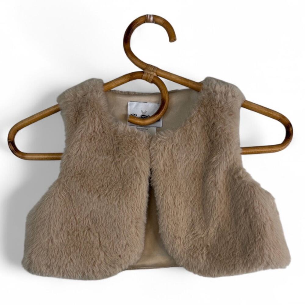 Rare Editions Faux Fur Vest in Cream size 5